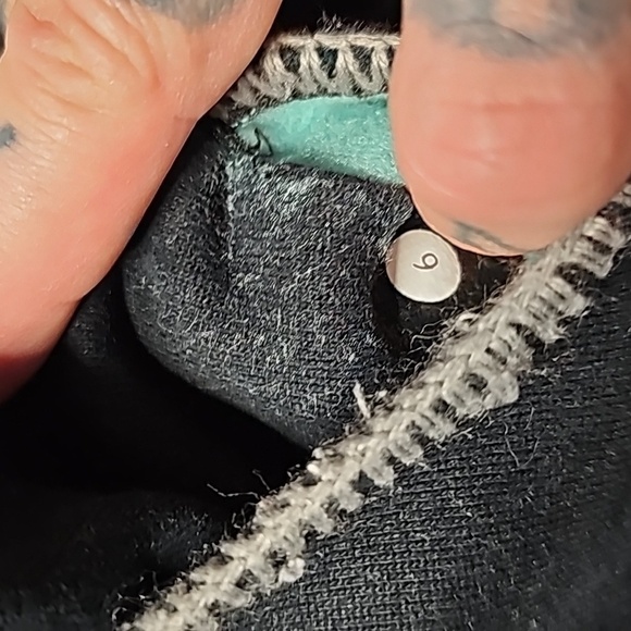 LULULEMON black and green size 6 scuba zip up hoodie - Picture 7 of 7